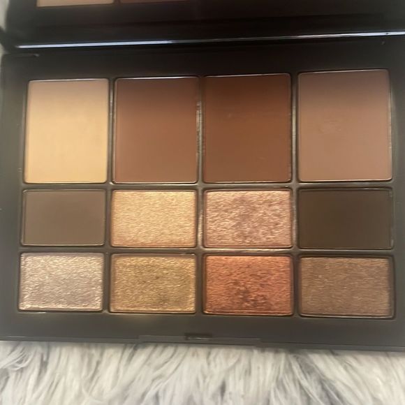Nars Skin Deep Eye Palette- only three shades gently swatched- EUC - Picture 4 of 4